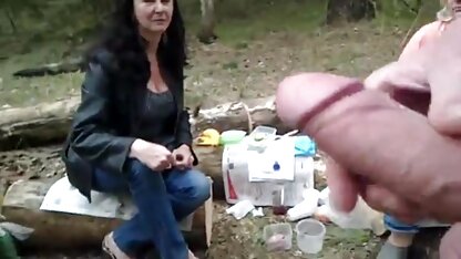 زیبایی در جوراب ساق بلند مردی را گره زد و او عکس الکسیس سکسی را با الاغ گرفت
