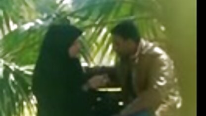 نیکول یک عکس سکسي الکسيس مادر بزرگ سالخورده در جنگل داشت