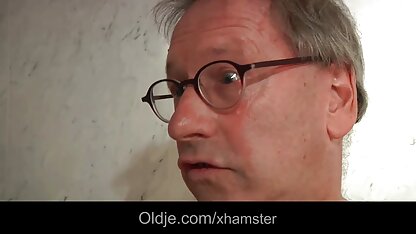 در بازیگری ، زیبایی با سینه های بزرگ سعی می کند عکس سکسی جدید الکسیس تگزاس خودش را اغوا کند